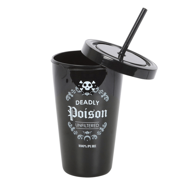 Gobelet en plastique avec paille et poison mortel