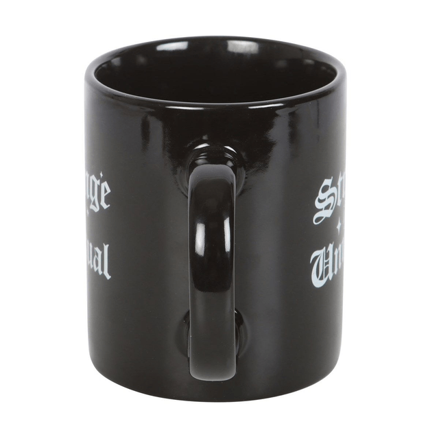 Tasse étrange et inhabituelle